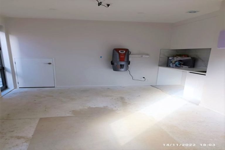 Photo of property in 49a Prince Regent Drive, Half Moon Bay, Auckland, 2012