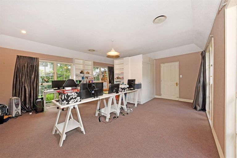 Photo of property in 5 Golden Elm Lane, Upper Riccarton, Christchurch, 8041