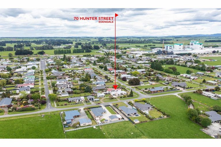 Photo of property in 70 Hunter Street, Edendale, 9825