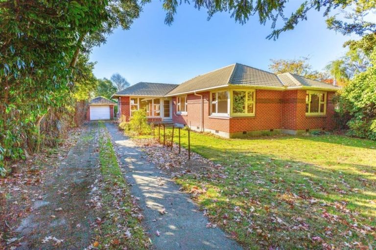 Photo of property in 340 Memorial Avenue, Burnside, Christchurch, 8053