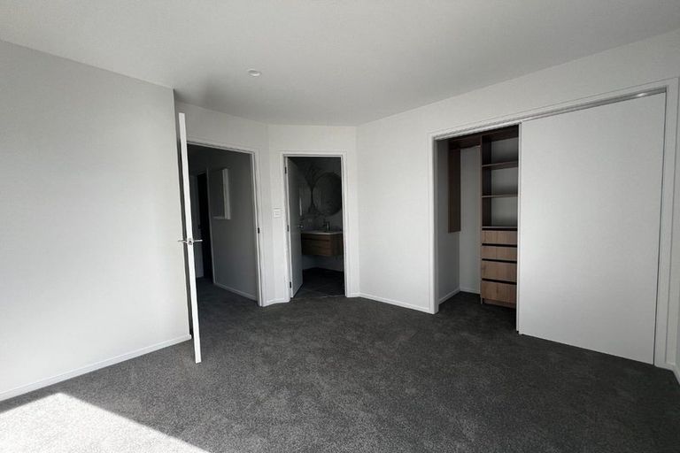 Photo of property in 4/21 Divich Avenue, Te Atatu South, Auckland, 0610