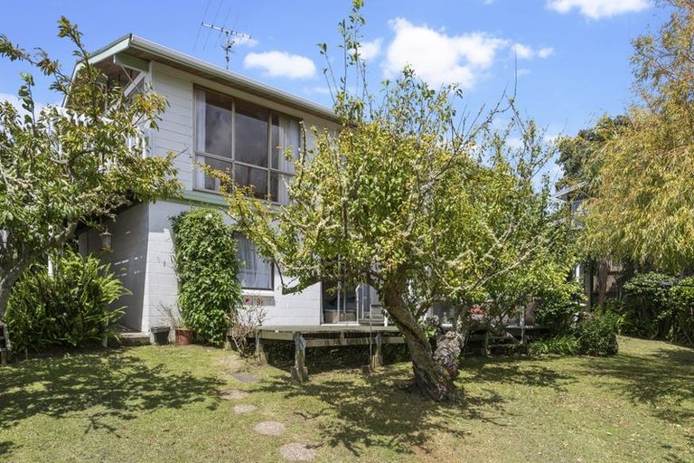 Photo of property in 2/442 Beach Road, Murrays Bay, Auckland, 0630