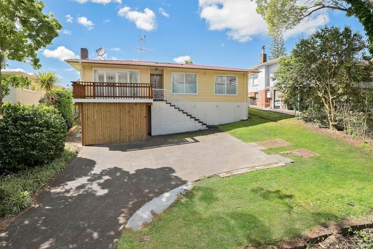 Photo of property in 19 Diana Drive, Glenfield, Auckland, 0627