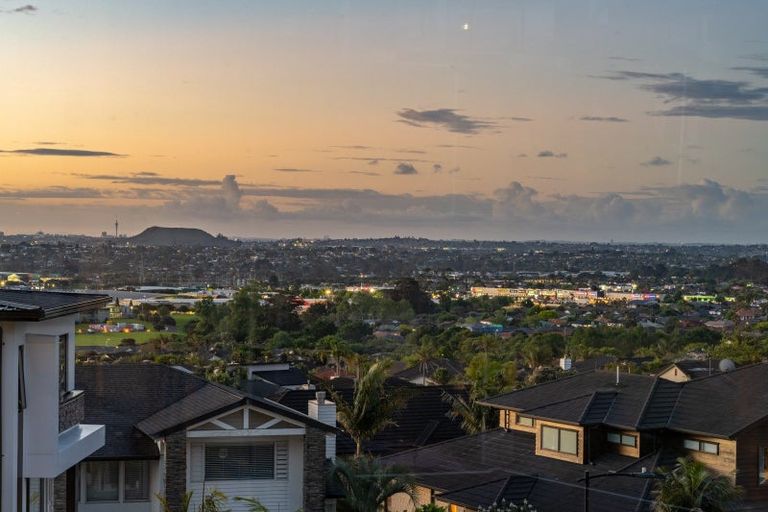 Photo of property in 45 Armstrong Farm Drive, East Tamaki Heights, Auckland, 2016