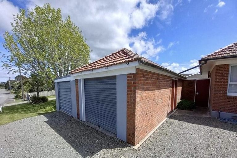 Photo of property in 27 Whaka Street, Maungaturoto, 0520