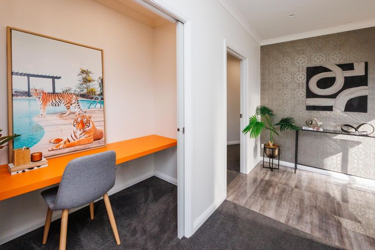 Photo of property in 48 Sardinia Grove, Fitzherbert, Palmerston North, 4410