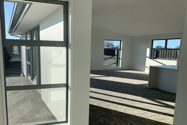 Photo of property in 10 Mccahon Drive, Rangiora, 7400