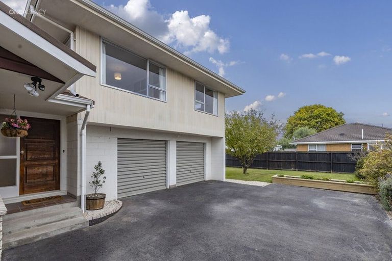 Photo of property in 15 Chilton Drive, Mairehau, Christchurch, 8052