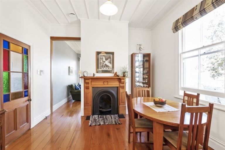 Photo of property in 5 St Aubyn Street, Devonport, Auckland, 0624