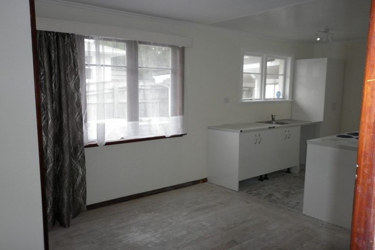 Photo of property in 43 Totara Park Road, Clouston Park, Upper Hutt, 5018