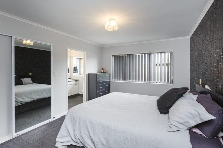 Photo of property in 82 Amberley Avenue, Highbury, Palmerston North, 4412