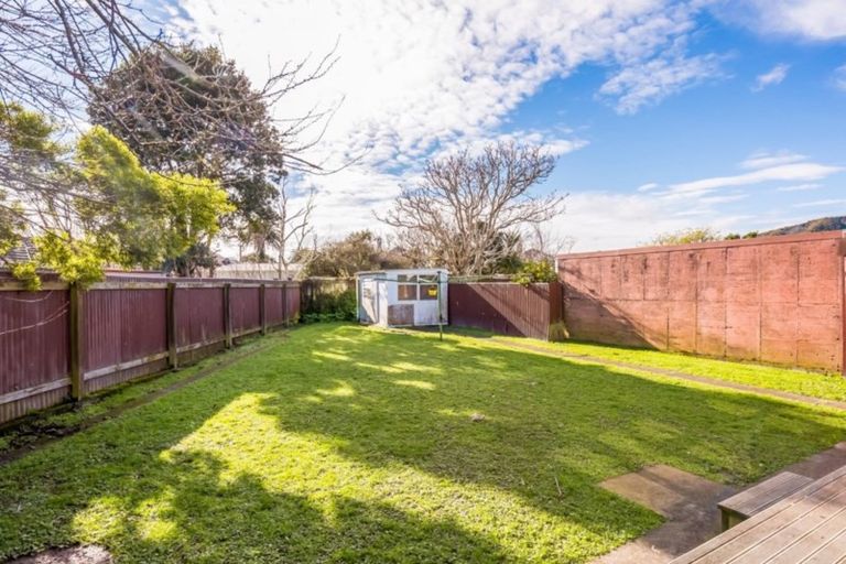 Photo of property in 1 Brown Grove, Fairfield, Lower Hutt, 5011