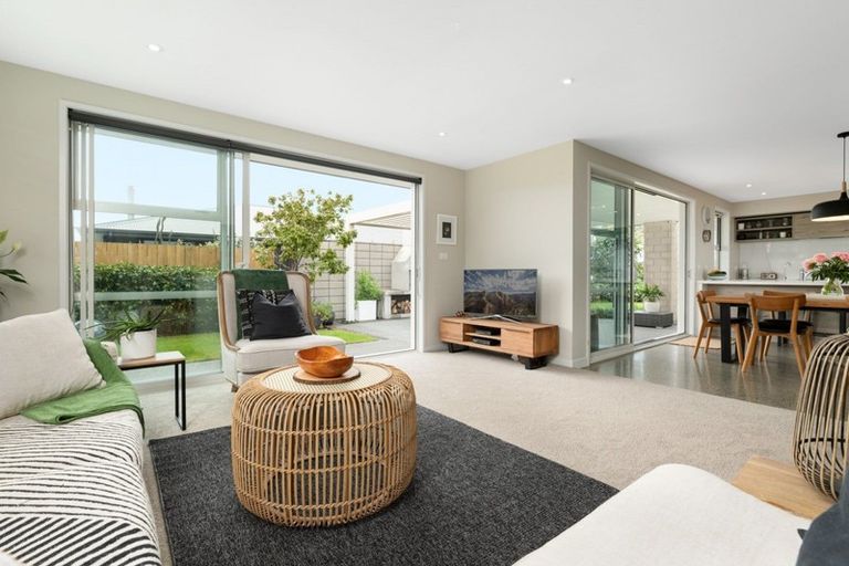 Photo of property in 45 Butterworth Crescent, Papamoa Beach, Papamoa, 3118