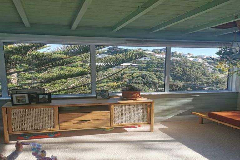 Photo of property in 56 Fairview Crescent, Kelburn, Wellington, 6012