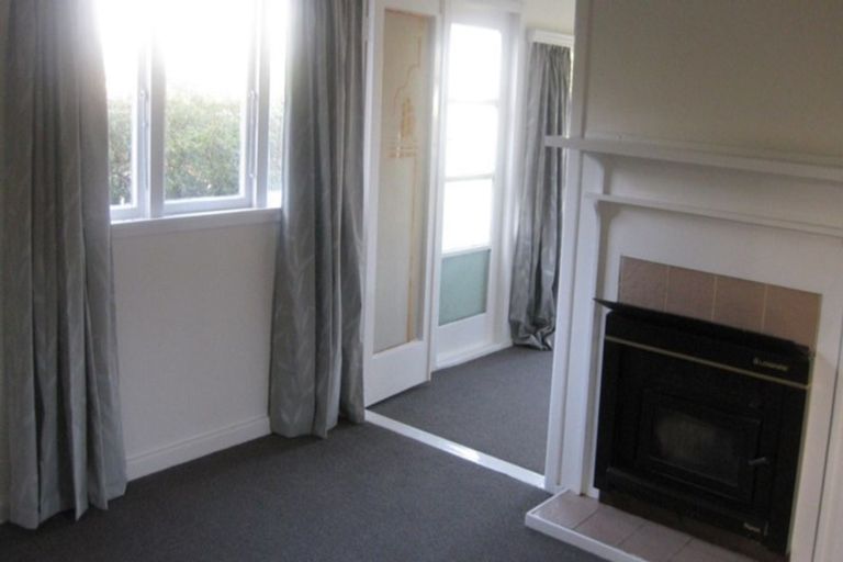 Photo of property in 12 Korotaha Terrace, Rothesay Bay, Auckland, 0630