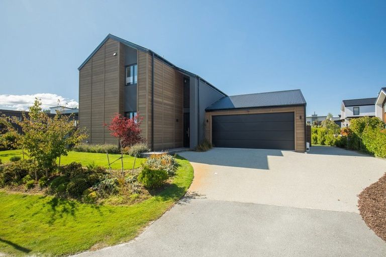 Photo of property in 4 Kapuka Lane, Wanaka, 9305