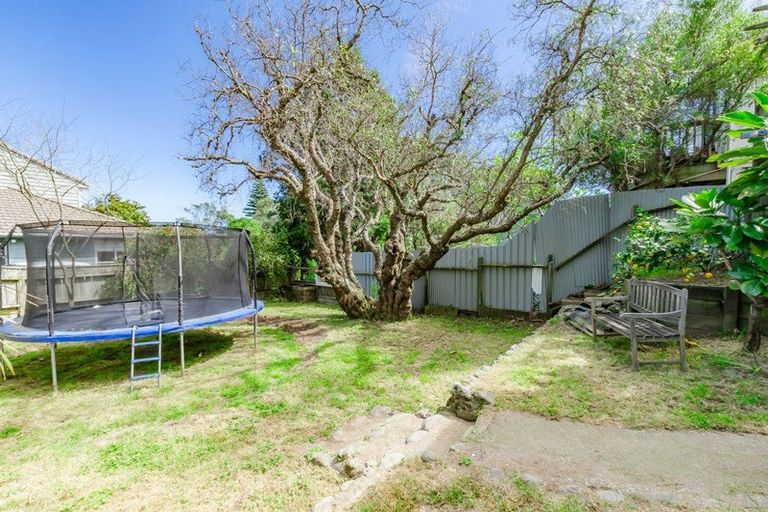 Photo of property in 131 Renown Road, Raumati South, Paraparaumu, 5032