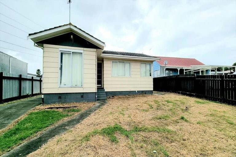 Photo of property in 64 Zelda Avenue, Clover Park, Auckland, 2023