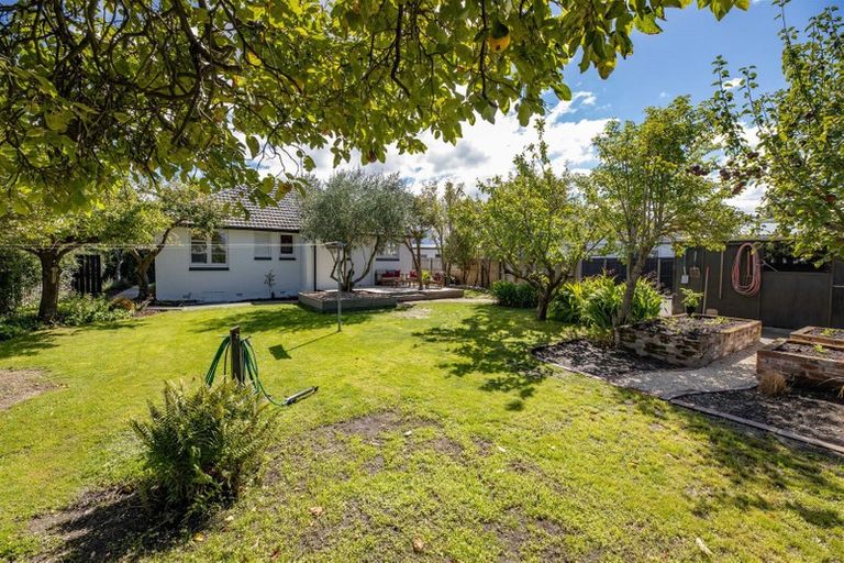 Photo of property in 124 Mcfaddens Road, St Albans, Christchurch, 8052