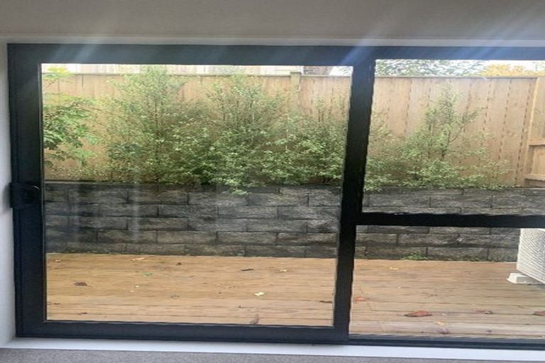 Photo of property in 2/14 Ayr Road, Pakuranga, Auckland, 2010