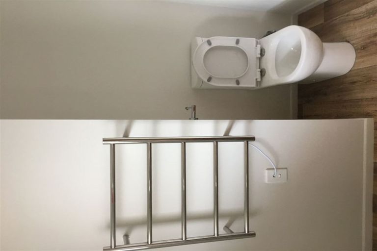 Photo of property in 67 Archibald Road, Kelston, Auckland, 0602