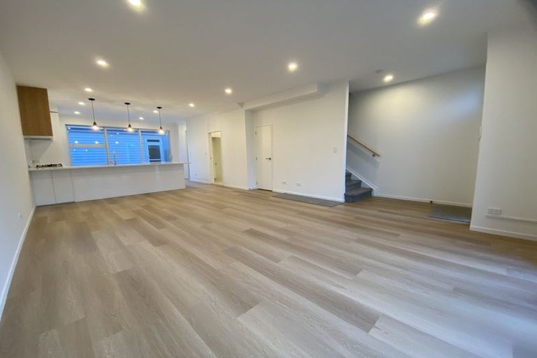 Photo of property in 37 Aviation Street, Takanini, 2112