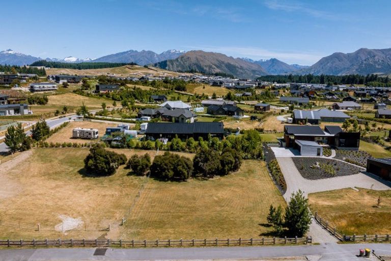 Photo of property in 2 Mount Linton Avenue, Wanaka, 9305