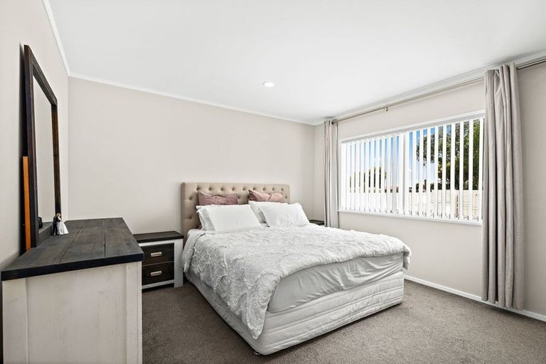 Photo of property in 33 Taka Street, Takanini, 2112