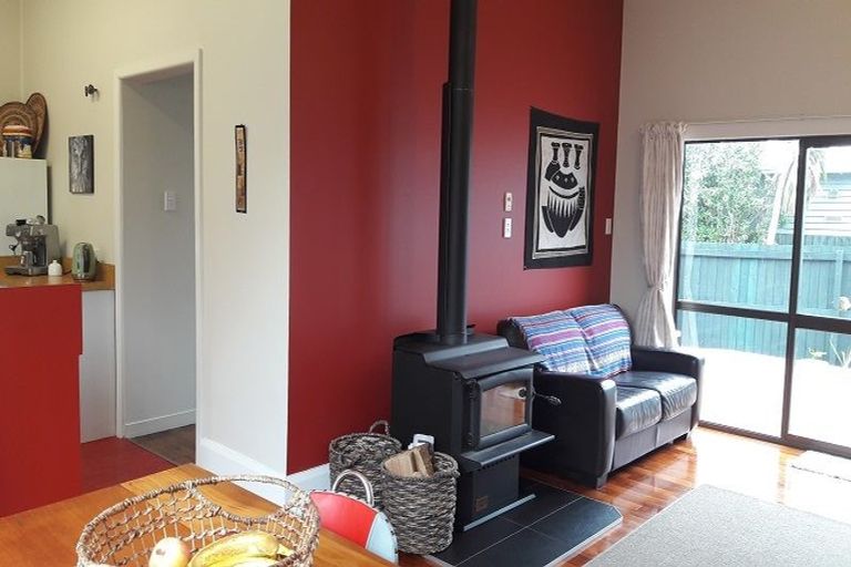 Photo of property in 1/59 Bowhill Road, New Brighton, Christchurch, 8083