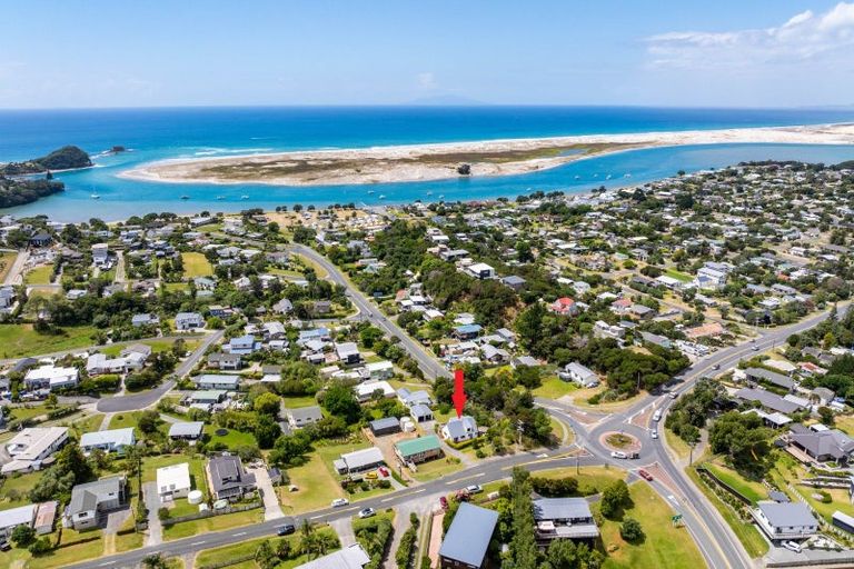 Photo of property in 2 Cullen Street, Mangawhai Heads, Mangawhai, 0505