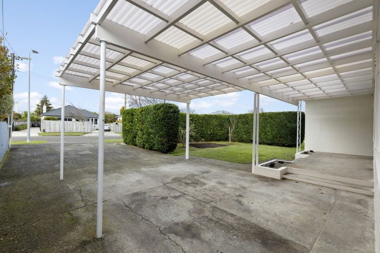 Photo of property in 17 East Street, Terrace End, Palmerston North, 4410