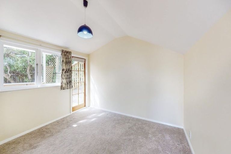 Photo of property in 19 Scarborough Terrace, Mount Victoria, Wellington, 6011