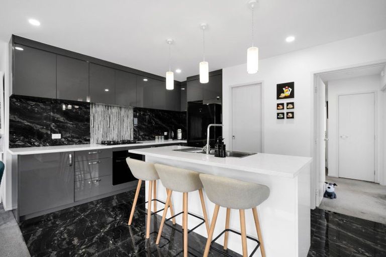 Photo of property in 3 Frederick Place, Whalers Gate, New Plymouth, 4310