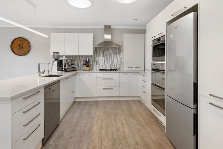 Photo of property in 16 Amery Place, Papamoa Beach, Papamoa, 3118