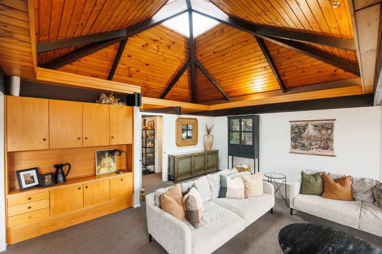 Photo of property in 11 Chilton Grove, Hokowhitu, Palmerston North, 4410