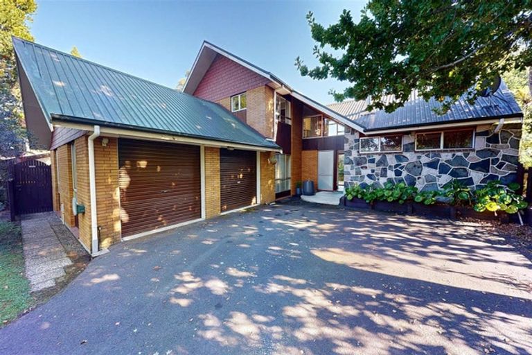 Photo of property in 2 Vista Place, Kawaha Point, Rotorua, 3010