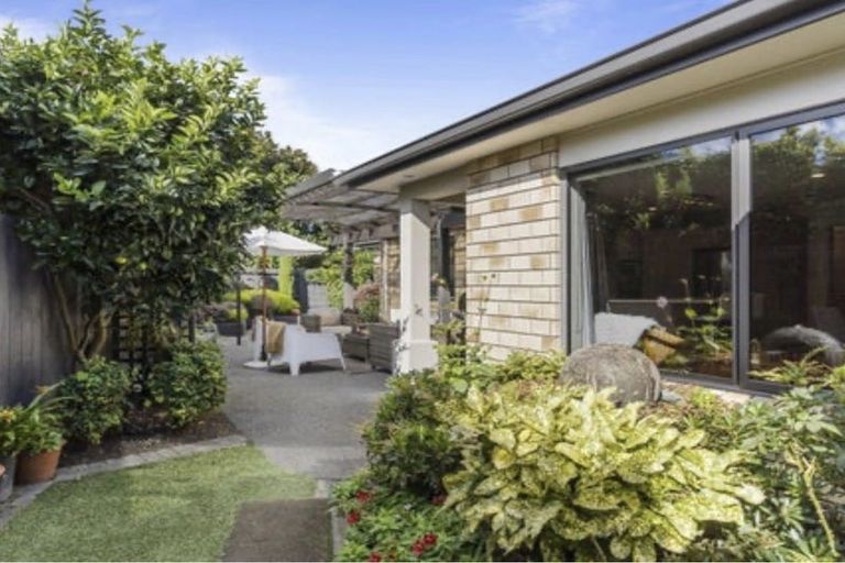 Photo of property in 14 Putaka Place, Papamoa Beach, Papamoa, 3118