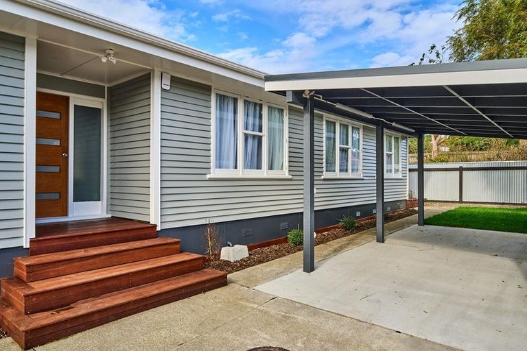 Photo of property in 42 Coates Street, Tawa, Wellington, 5028