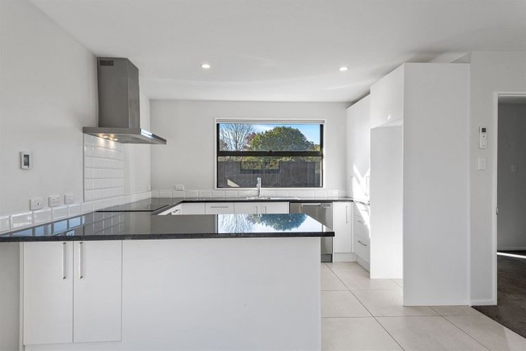 Photo of property in 65c Aorangi Road, Bryndwr, Christchurch, 8053