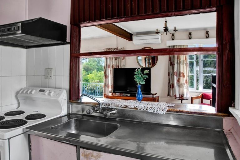 Photo of property in 81a Seaview Road, Westown, New Plymouth, 4310