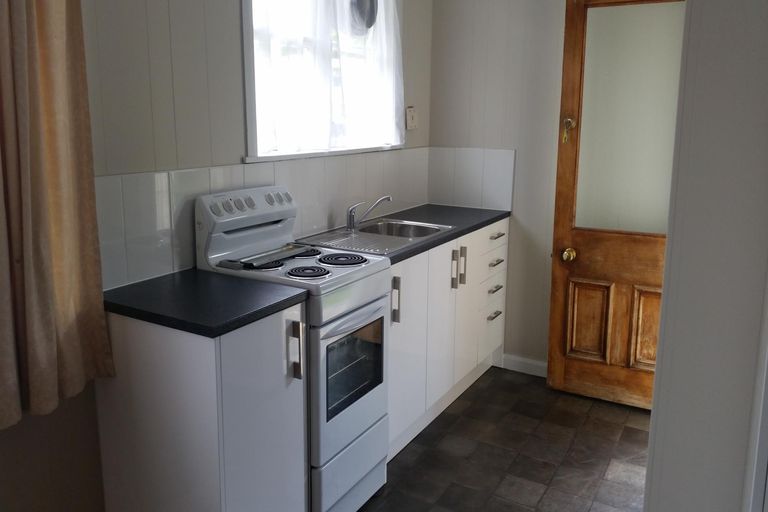 Photo of property in 15 Ihle Street, Terrace End, Palmerston North, 4410