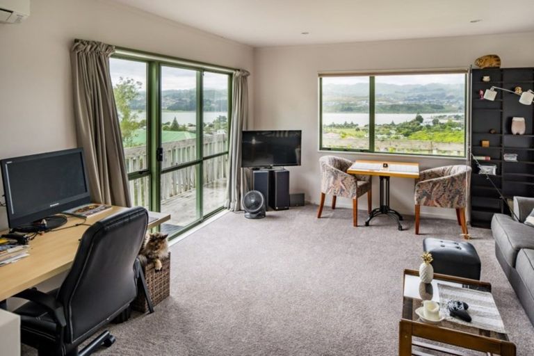 Photo of property in 16a Mawhare Street, Titahi Bay, Porirua, 5022