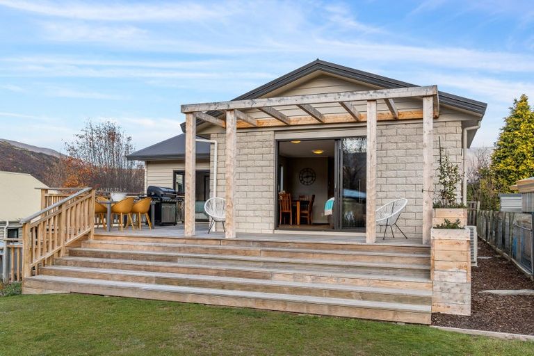 Photo of property in 32 Hood Crescent, Arrowtown, 9302