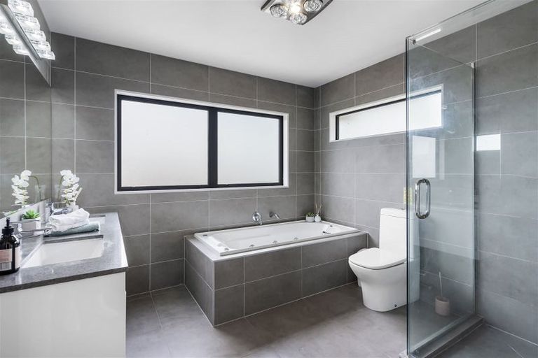 Photo of property in 719 Redoubt Road, Flat Bush, Auckland, 2019