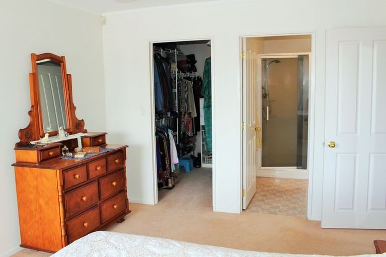 Photo of property in 24 Grovenor Drive, Orewa, 0931