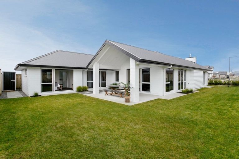 Photo of property in 4 Huka Heights Drive, Rangatira Park, Taupo, 3330