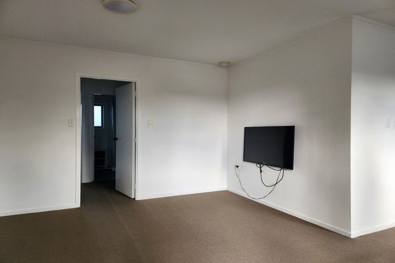 Photo of property in 2/68 Great South Road, Papakura, 2110