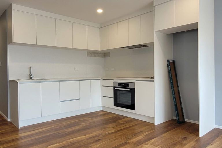 Photo of property in 37 Santa Monica Place, Goodwood Heights, Auckland, 2105