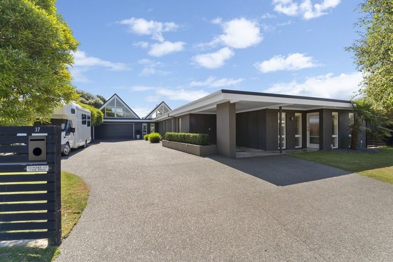 Photo of property in 37 Callender Terrace, Paraparaumu Beach, Paraparaumu, 5032