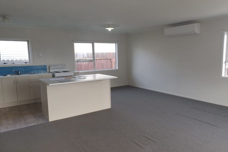 Photo of property in 2/22 Darnell Crescent, Clover Park, Auckland, 2019